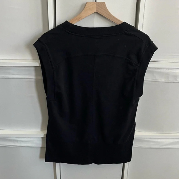 Athleta Black V-Neck Sleeveless Vest Top Size XXS - Picture 3 of 3